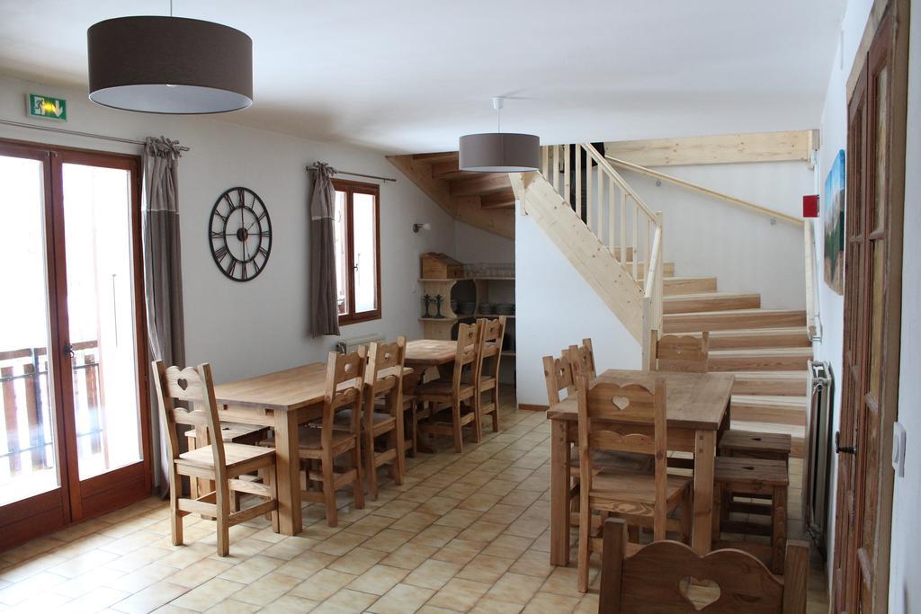 Les Paddocks Du Mont Blanc Hotel Mieussy Room photo