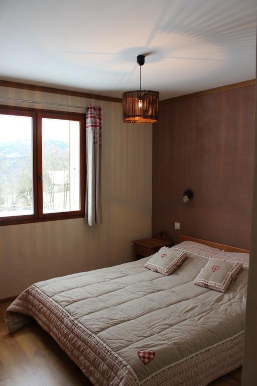 Les Paddocks Du Mont Blanc Hotel Mieussy Room photo